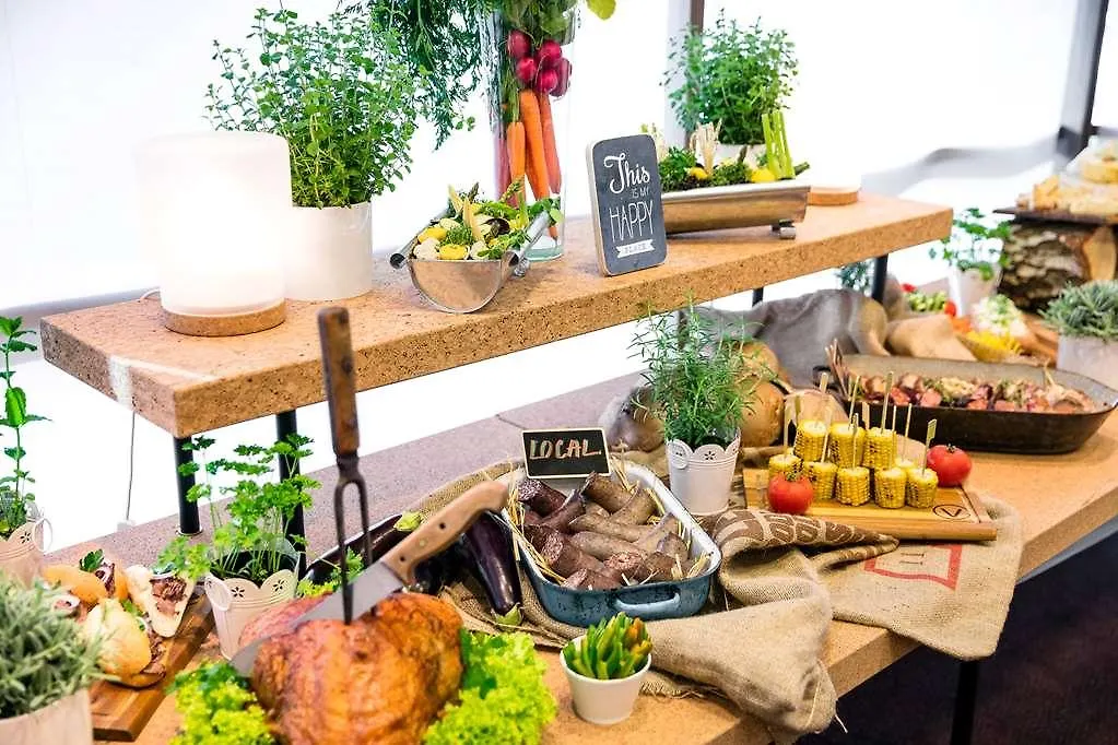 Vienna House By Wyndham Diplomat Prague Hotel 4*,