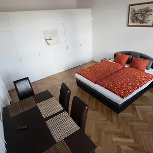 Апартаменты Carpe Diem, Прага