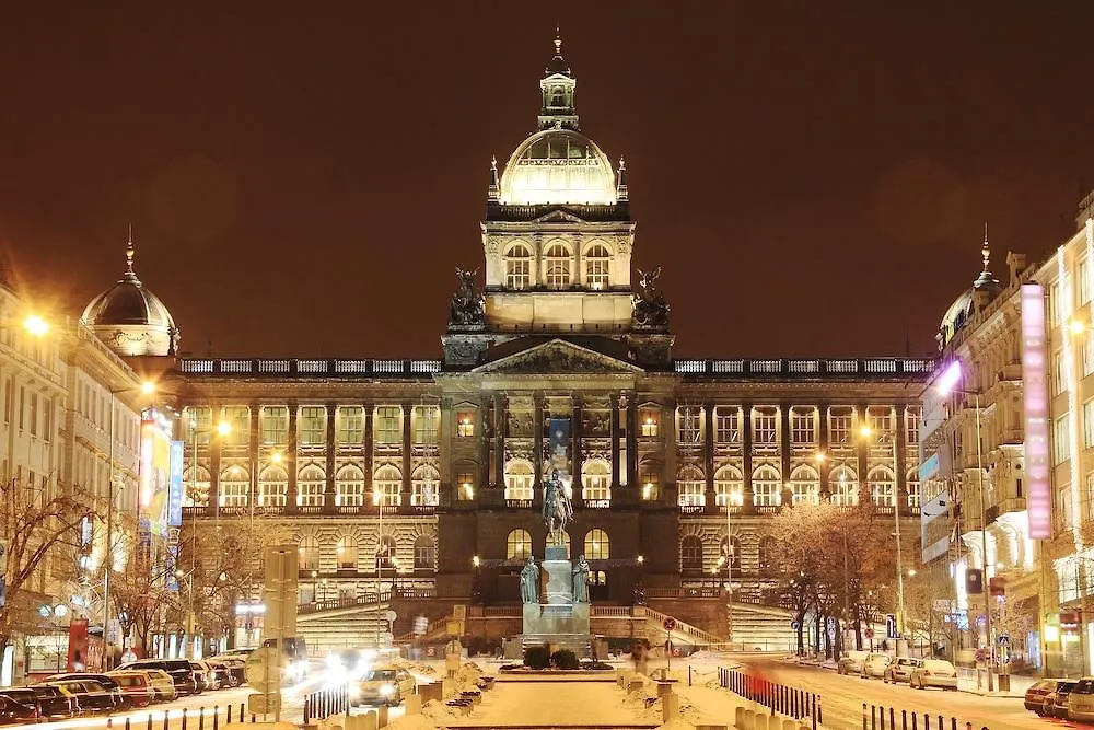 Vienna House By Wyndham Diplomat Prague Hotel 4*,